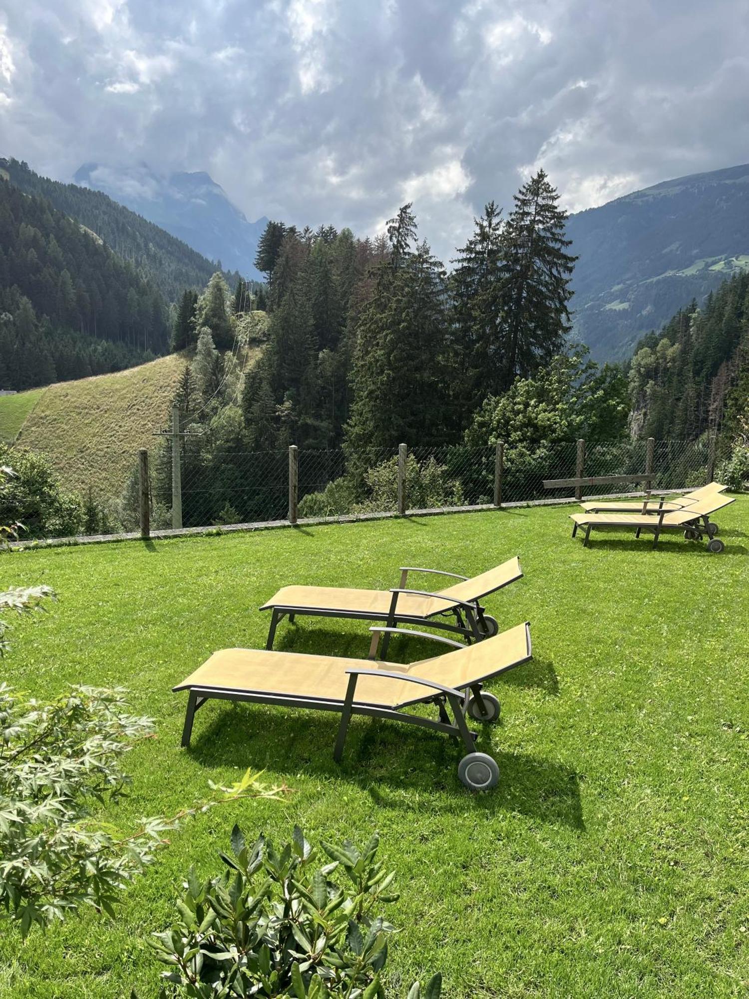 Natur Zeit - Alpine Garden Apartments Mayrhofen Extérieur photo